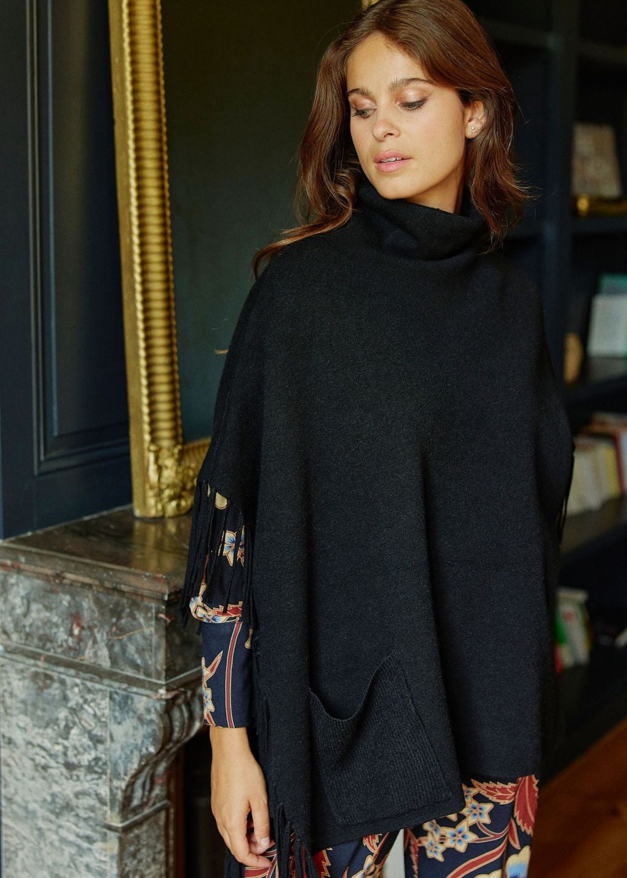 Lauren Vidal Poncho Frange Marty Noir Mailles